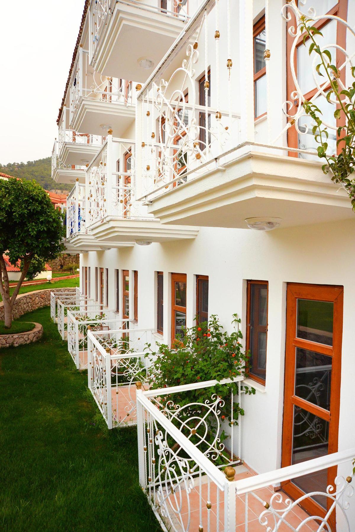 White Hotel Олудениз Екстериор снимка
