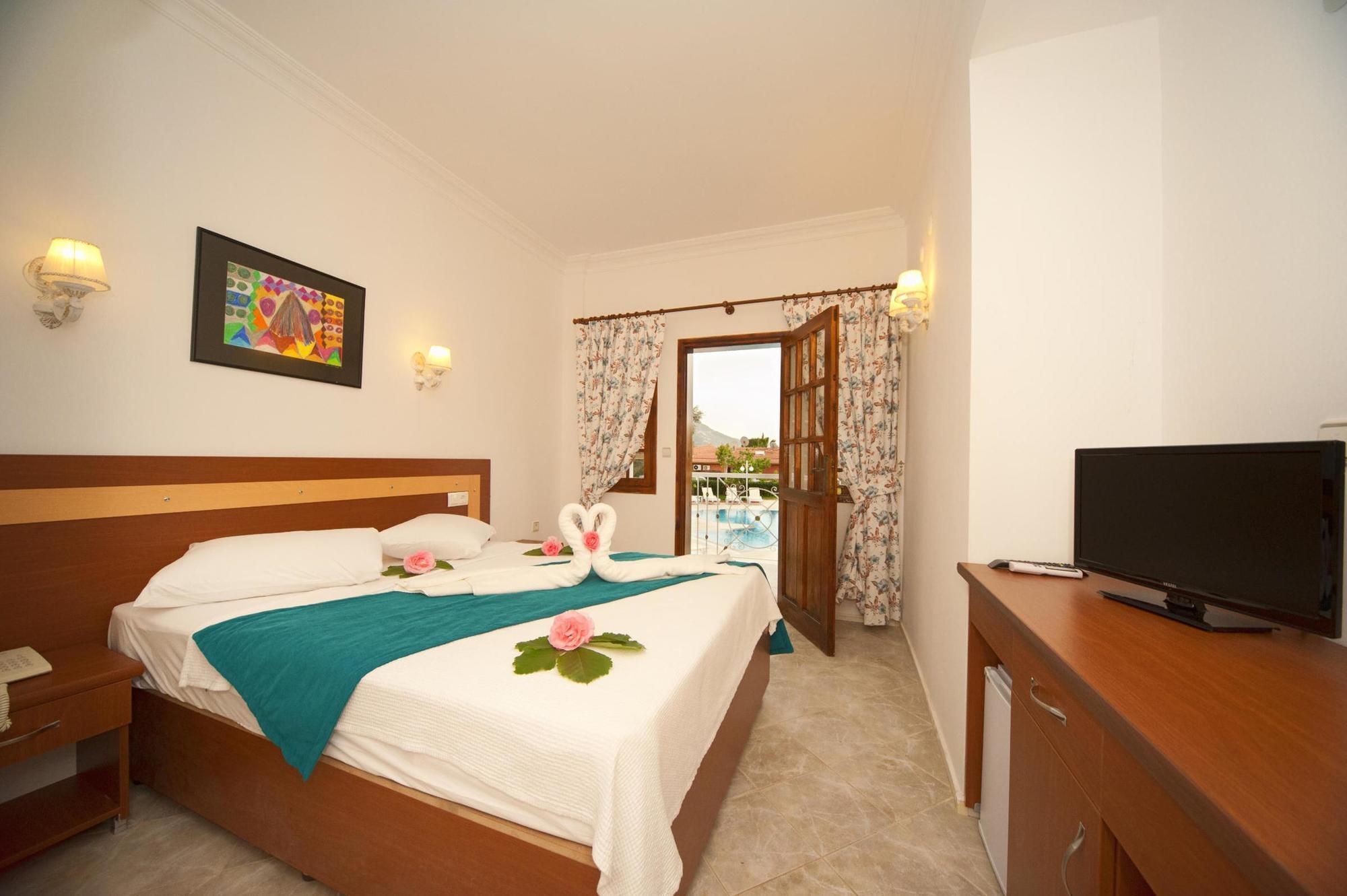 White Hotel Олудениз Екстериор снимка