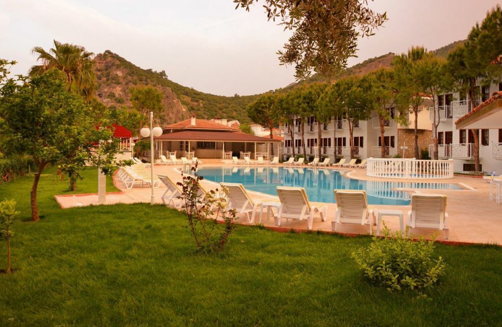 White Hotel Олудениз Екстериор снимка