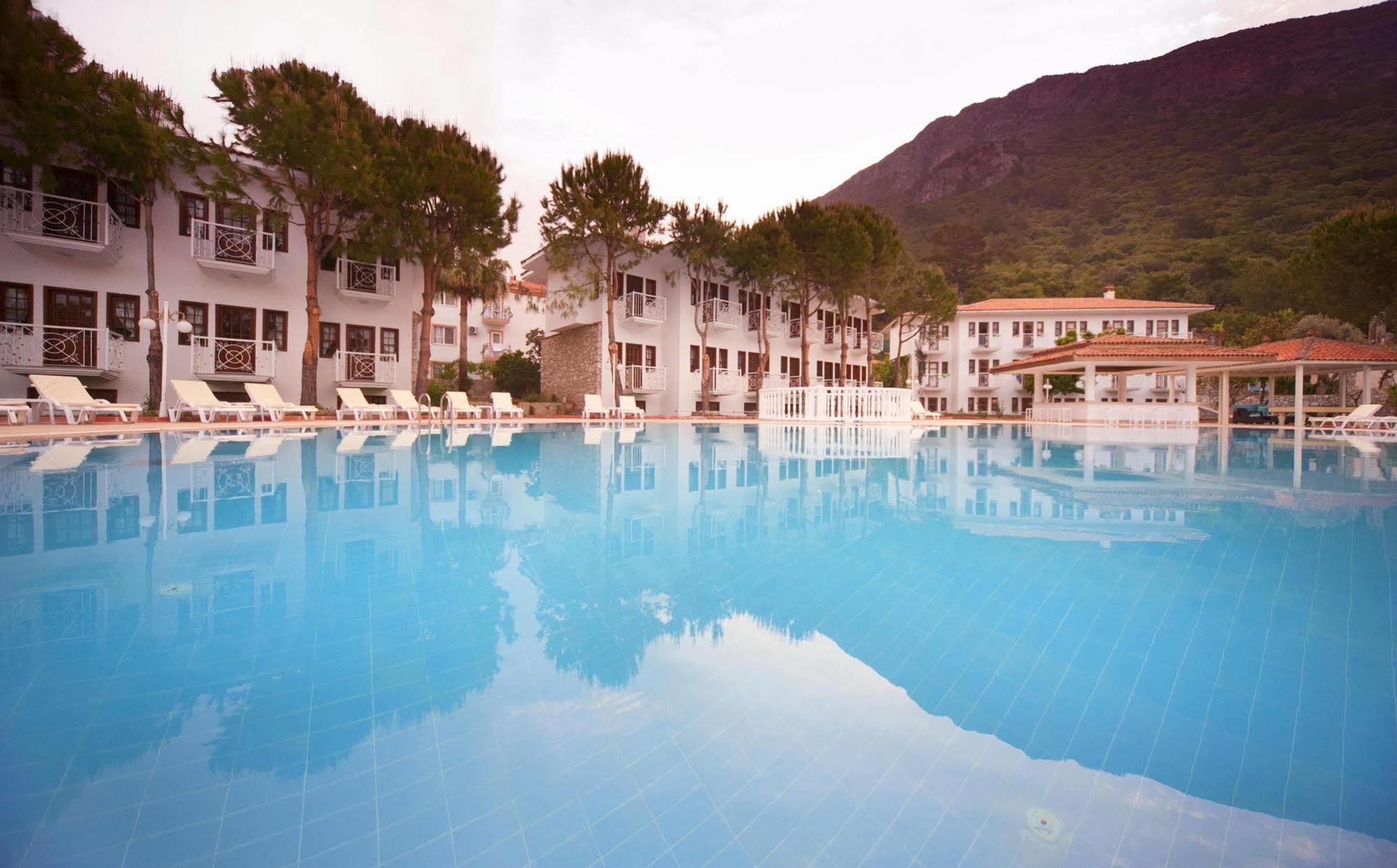 White Hotel Олудениз Екстериор снимка