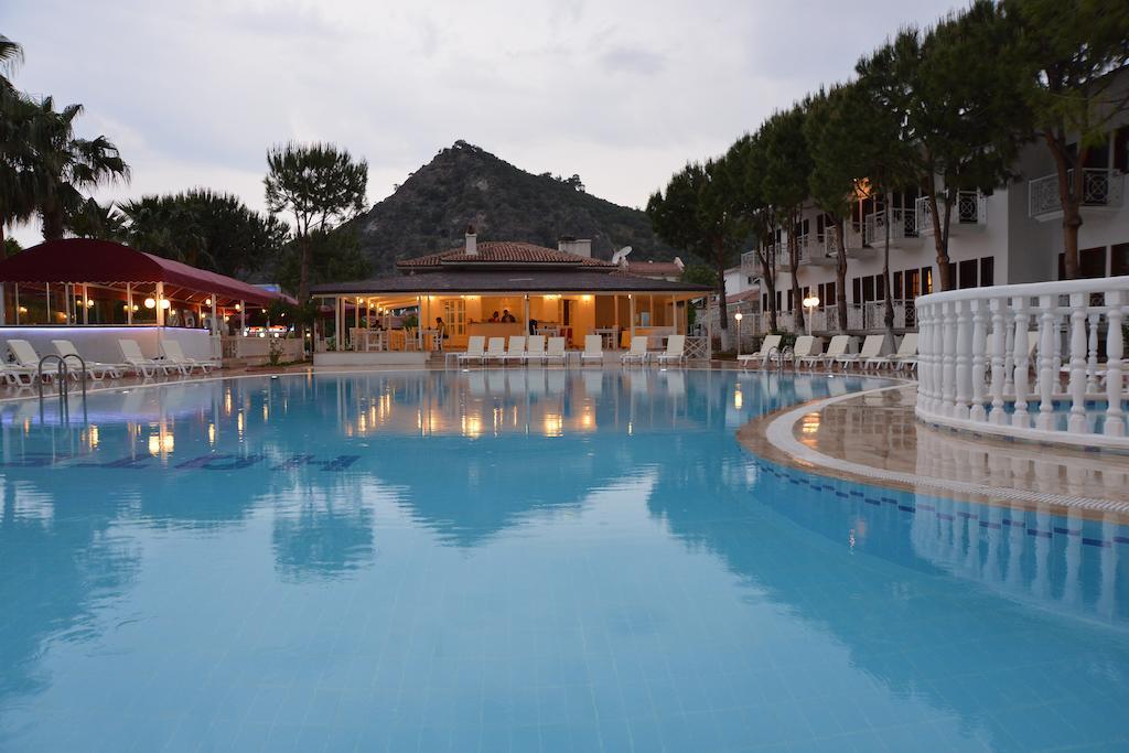 White Hotel Олудениз Екстериор снимка